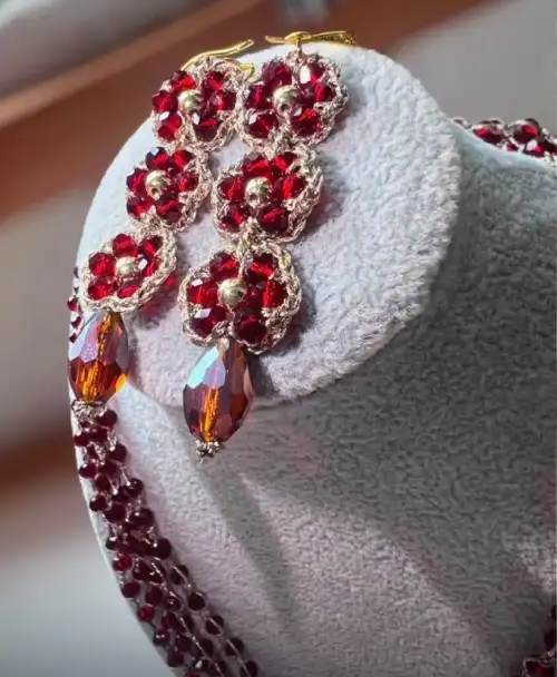 Brincos bordeaux (conjunto)